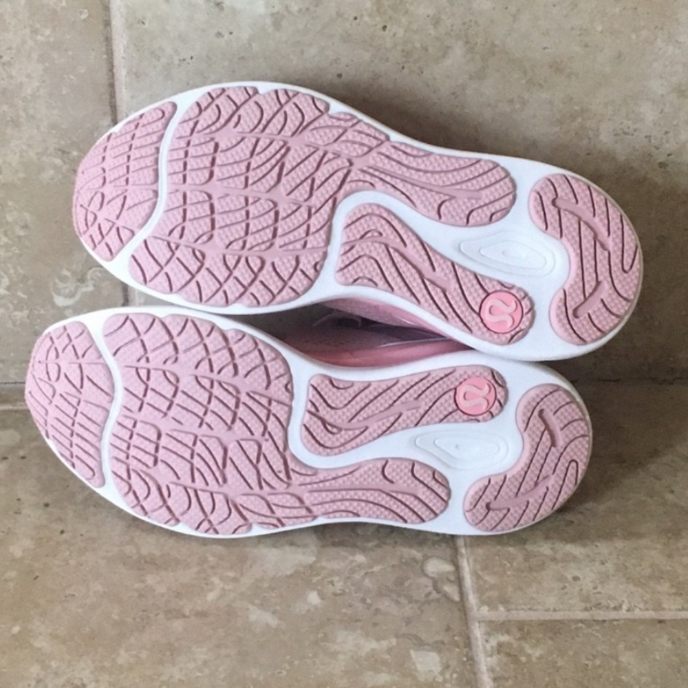 Lululemon Women’s BlissFeel Running Shoes - Picture 7 of 9